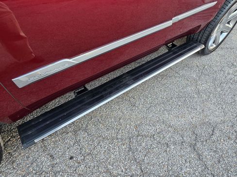 Used 2019 Cadillac Escalade Premium Luxury image 52