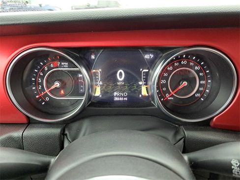 Used 2022 Jeep Wrangler Unlimited Rubicon w/ Steel Bumper Group image 21