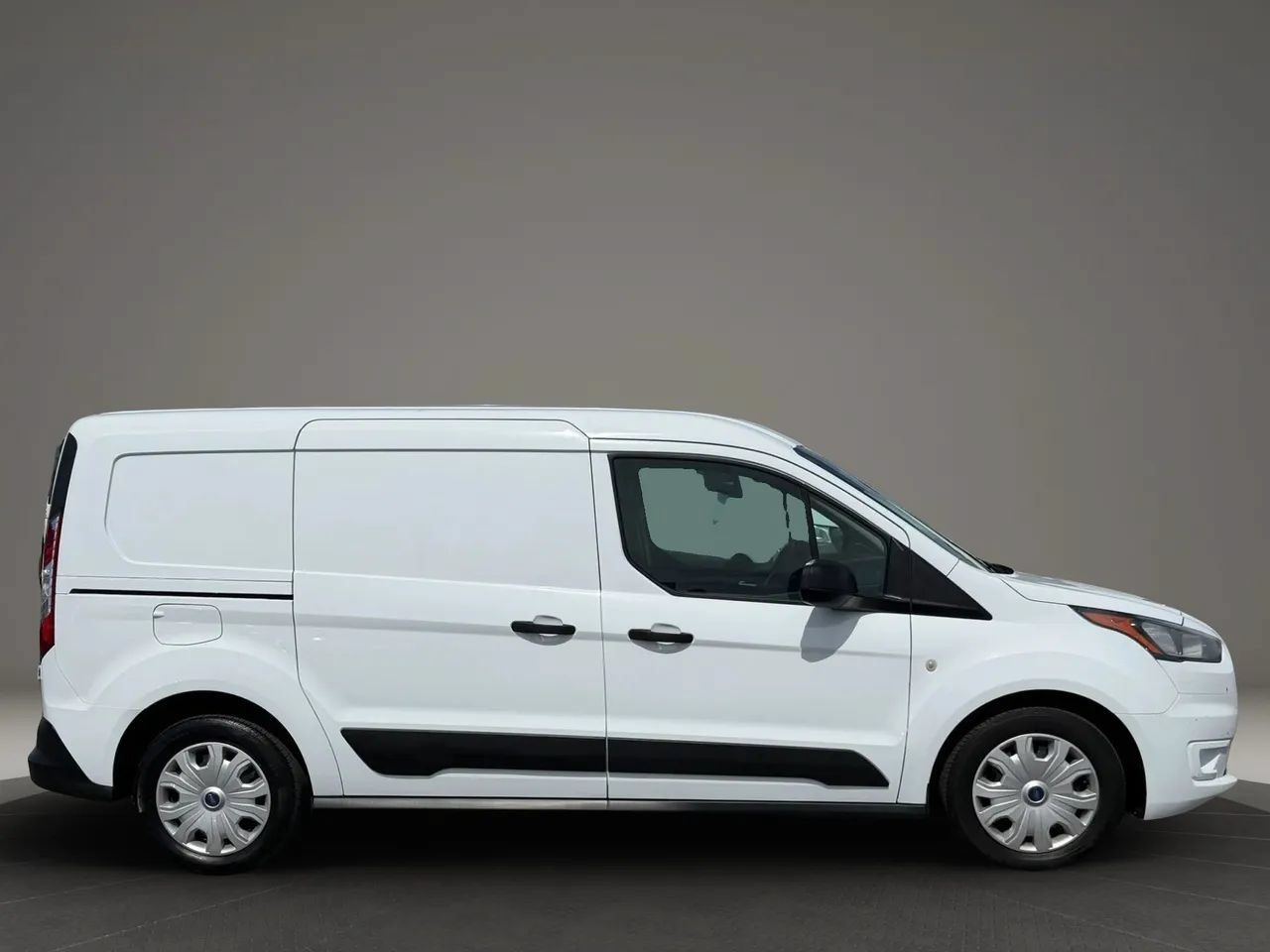 Used 2022 Ford Transit Connect XLT FWD image 7