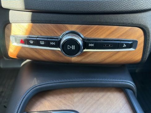 Used 2025 Volvo XC90 T8 Plus w/ Protection Package Premier image 41