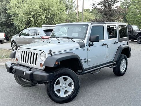 Used 2011 Jeep Wrangler Unlimited Sport AWD/4WD image 3