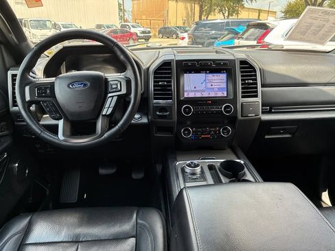 Used 2019 Ford Expedition XLT w/ Equipment Group 202A RWD image 15