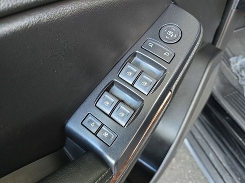 Used 2019 Chevrolet Tahoe LS image 24