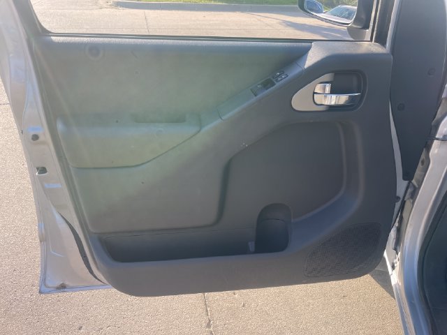 Used 2017 Nissan Frontier SV RWD image 11