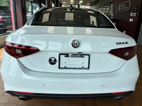 Used 2019 Alfa Romeo Giulia Ti w/ Quick Order Package 22Z Lusso RWD image 12
