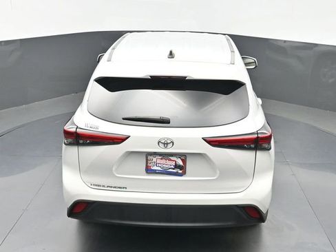 Used 2023 Toyota Highlander L FWD image 34