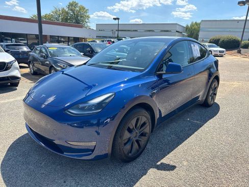 Used 2024 Tesla Model Y Long Range AWD/4WD image 22