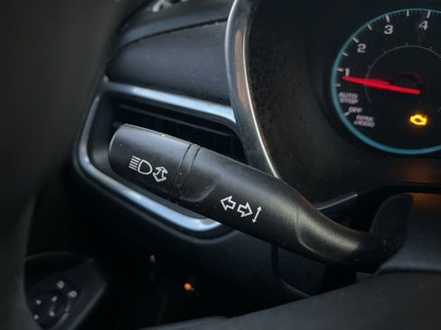 Used 2018 Chevrolet Equinox LT image 14