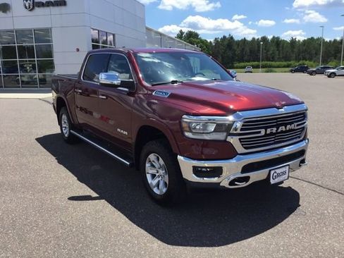 Used 2022 RAM 1500 Laramie AWD/4WD image 2