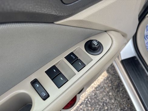 Used 2012 Ford Fusion SE FWD image 18