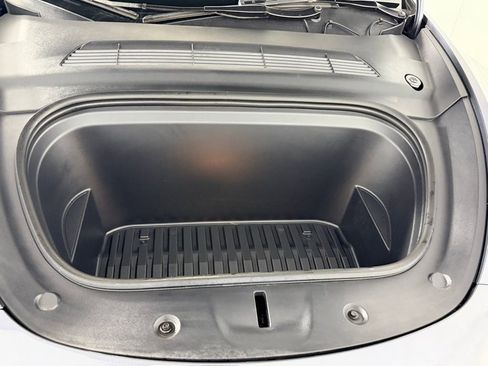 Used 2024 Tesla Model Y Long Range image 34