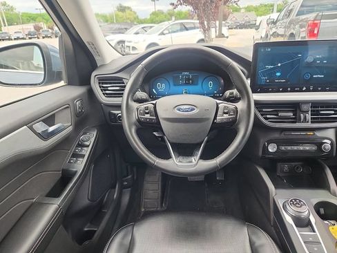 Certified 2024 Ford Escape Platinum AWD/4WD image 9