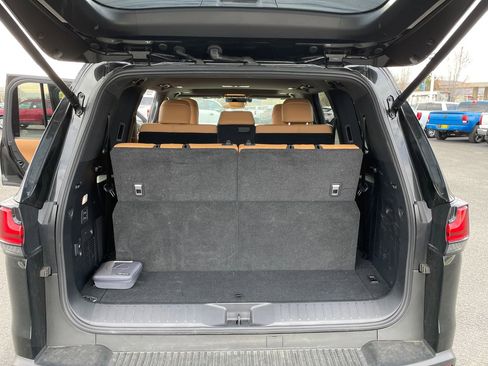 Used 2024 Lexus LX 600 4WD w/ Interior Upgrade Package image 11