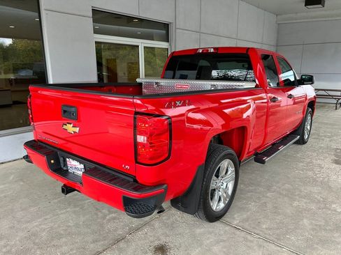 Used 2019 Chevrolet Silverado 1500 Custom w/ Custom Convenience Package AWD/4WD image 7