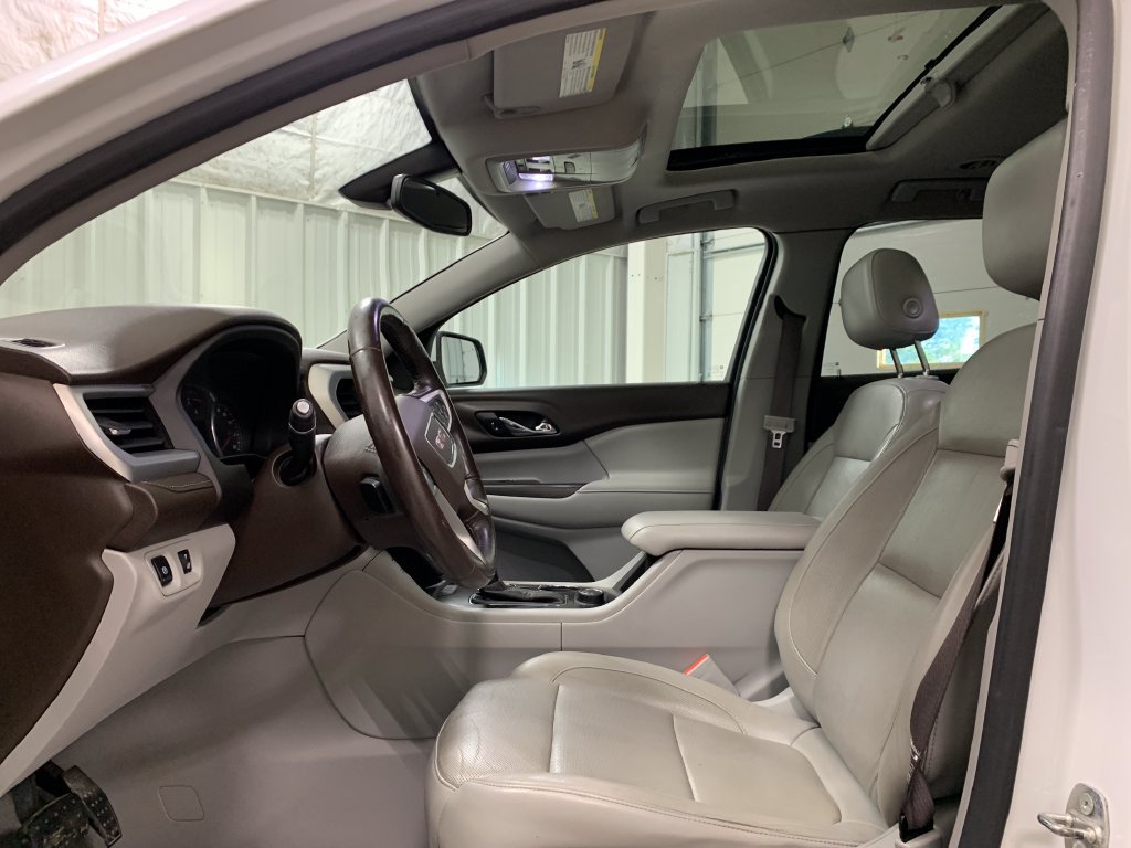Used 2017 GMC Acadia SLT AWD/4WD image 16
