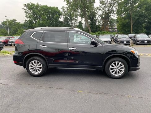 Used 2020 Nissan Rogue SV AWD/4WD image 2