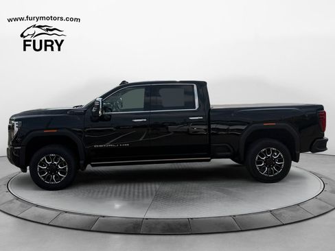 Used 2024 GMC Sierra 3500 Denali Ultimate AWD/4WD image 6