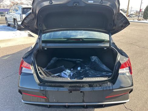 Used 2025 Hyundai Elantra SEL w/ Cargo Package FWD image 26