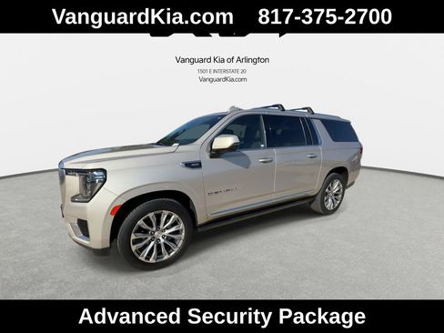 Used 2022 GMC Yukon XL Denali w/ Denali Premium Package AWD/4WD image 4