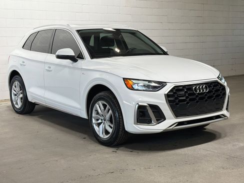 Used 2022 Audi Q5 2.0T Premium w/ Convenience Package image 6