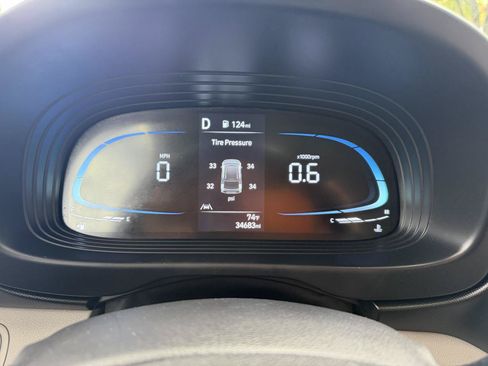 Used 2023 Hyundai Venue SEL w/ Cargo Package FWD image 22