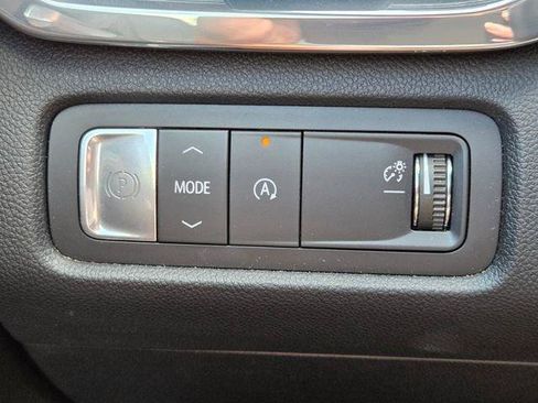 Certified 2025 GMC Acadia Elevation FWD image 30