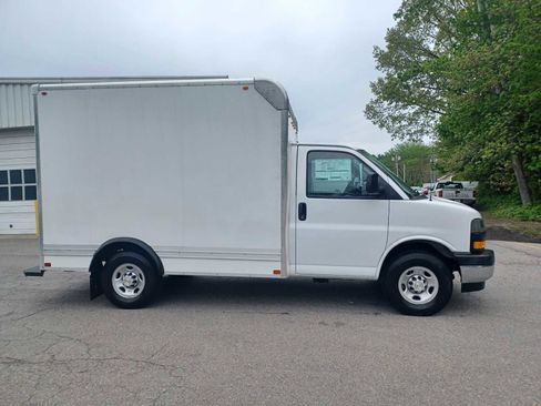 New 2024 Chevrolet Express 3500 w/ Power Convenience Package image 4