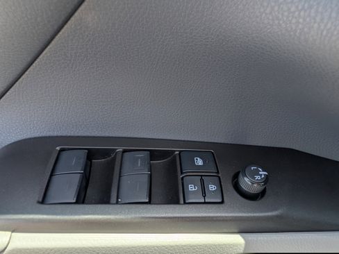 Used 2022 Toyota Camry SE w/ Audio Upgrade Package FWD image 20