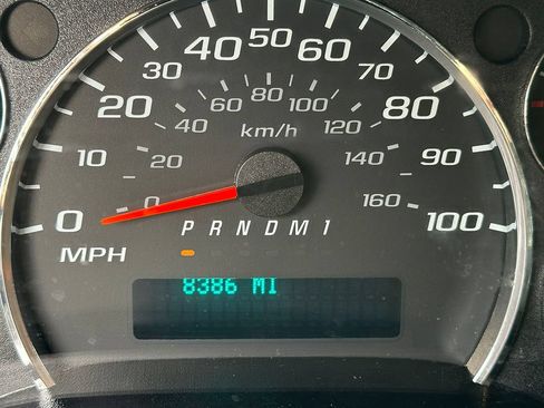 Used 2025 GMC Savana 2500 w/ Driver Convenience Package RWD image 6