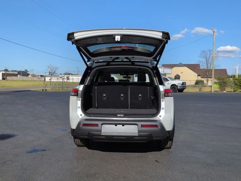 New 2026 Nissan Pathfinder SL FWD image 30