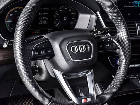 Used 2024 Audi Q5 e Prestige w/ Prestige Package AWD/4WD image 19