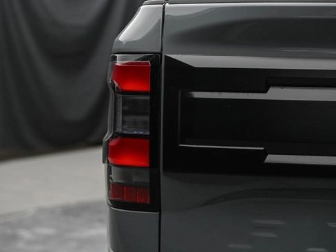 Used 2025 Nissan Frontier PRO-4X w/ Pro Convenience Package image 13