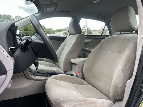 Used 2013 Toyota Corolla L FWD image 23