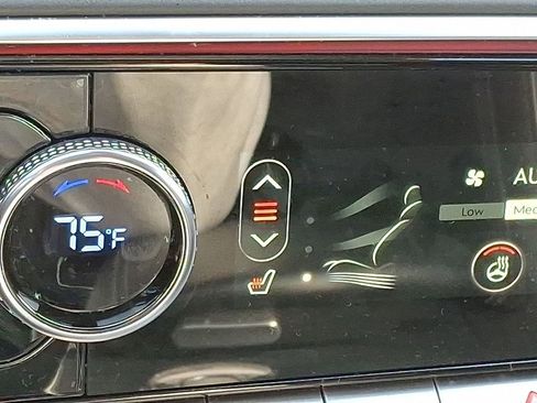 Used 2025 Genesis GV70 2.5T Advanced w/ Advanced Package image 19