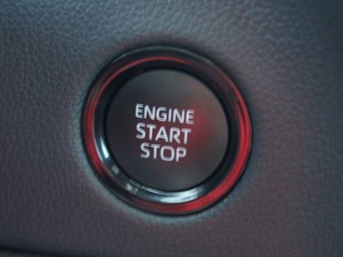 Used 2025 Toyota Tundra Limited AWD/4WD image 9