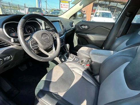 Used 2014 Jeep Cherokee Limited w/ Trailer Tow Group image 9