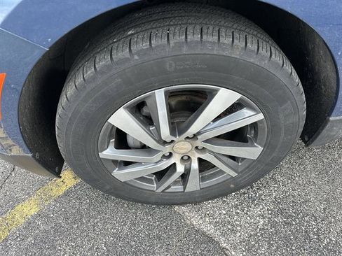 Used 2024 Chevrolet Equinox LT FWD image 17