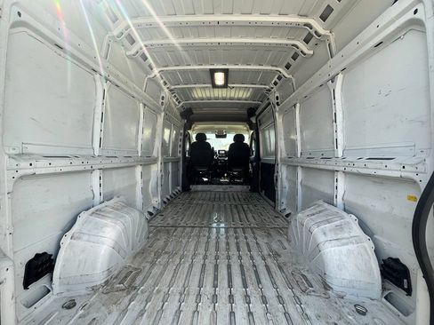 Used 2025 RAM ProMaster 2500 w/ Convenience Group FWD image 10