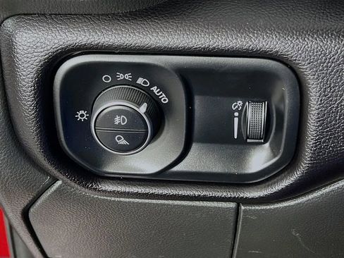 Used 2024 RAM 2500 Big Horn w/ Safety Group AWD/4WD image 11
