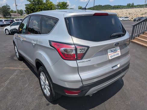 Used 2017 Ford Escape SE FWD image 4