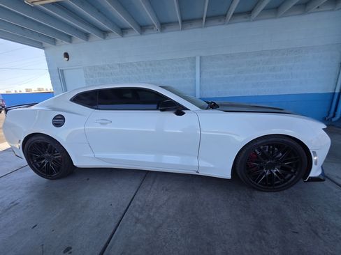 Used 2018 Chevrolet Camaro SS RWD image 2
