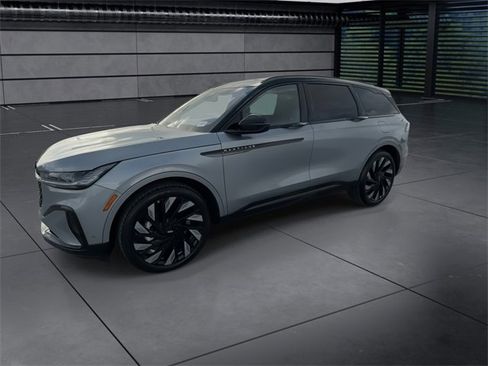 Used 2024 Lincoln Nautilus Reserve w/ Jet Appearance Package (87T) image 4