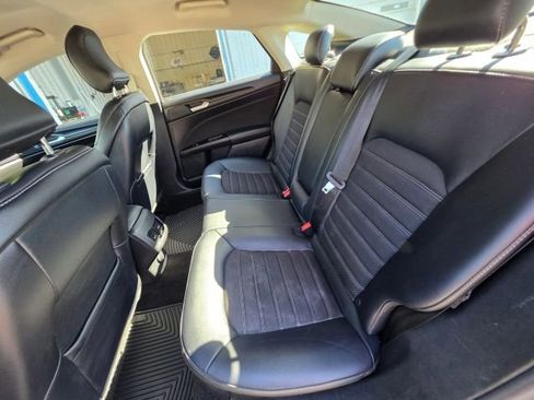 Used 2018 Ford Fusion SE w/ Equipment Group 201A image 20