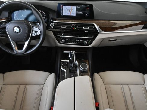 Used 2020 BMW 530i w/ Convenience Package RWD image 15