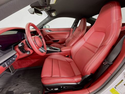 Certified 2025 Porsche 911 Carrera RWD image 5