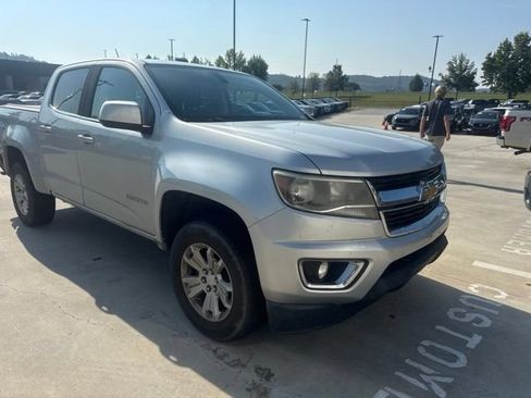 Used 2017 Chevrolet Colorado LT w/ LT Convenience Package RWD image 8