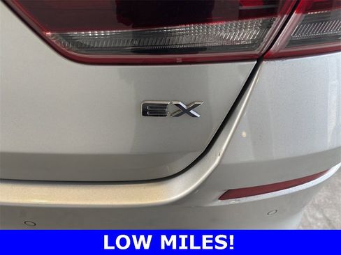 Used 2019 Kia Optima EX image 9