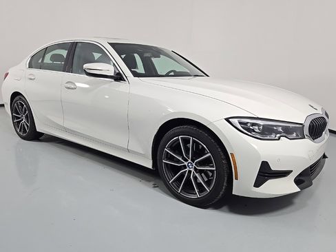 Used 2021 BMW 330i xDrive Sedan w/ Convenience Package image 7
