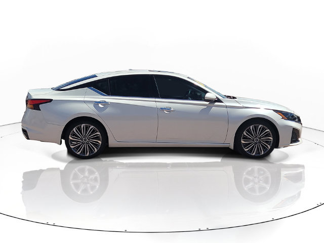 Used 2024 Nissan Altima 2.5 SL FWD image 4