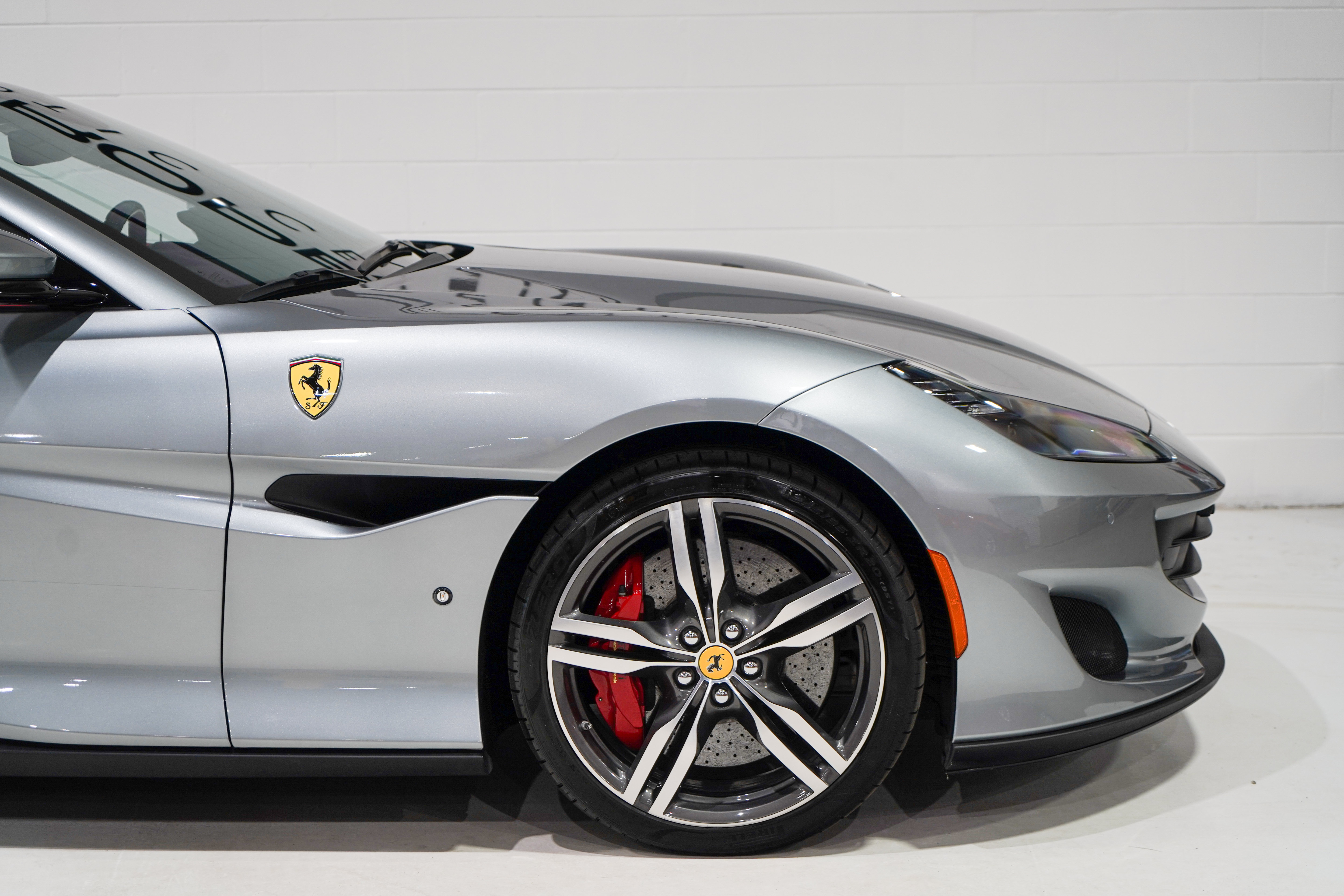 Used 2020 Ferrari Portofino RWD image 21